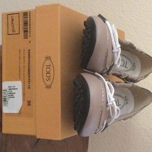 Brand new tods flat